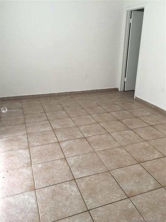 10800 N Kendall Dr-Unit -O5 in Miami, FL - Building Photo