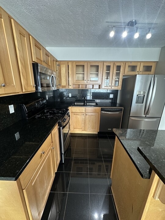 2222 Detroit Ave in Cleveland, OH - Building Photo