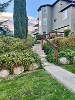 5153 Old Stage Rd in Central Point, OR - Building Photo