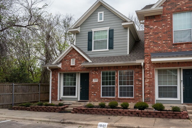 property at 1001 Krenek Tap Rd