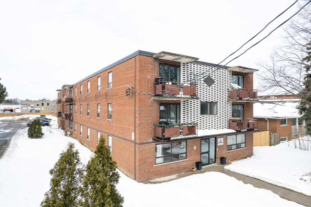 30 Hayden St in Hamilton, ON - Building Photo