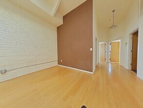 T and E Apartments in Richmond, VA - Foto de edificio - Building Photo