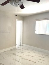 1945 Pierce St in Hollywood, FL - Building Photo - Building Photo