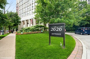 2626 N Lakeview Ave in Chicago, IL - Building Photo