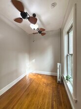 34 Mattoon St, Unit 2 in Springfield, MA - Foto de edificio - Building Photo