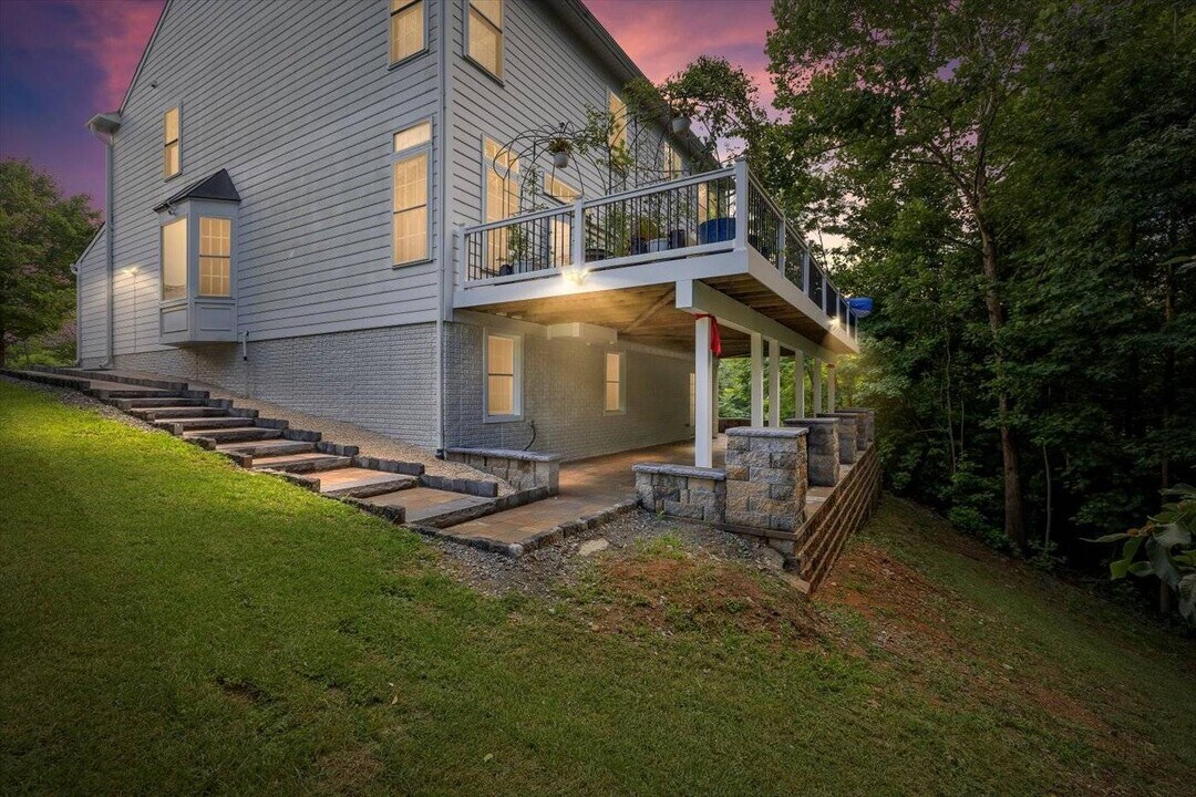 1010 Hotchkiss Ct in Fredericksburg, VA - Building Photo