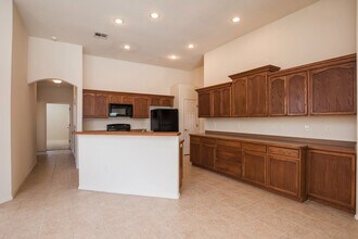 2218 Los Misioneros in Las Cruces, NM - Building Photo - Building Photo