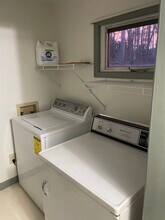 213 Woodland Cir in Bristol, TN - Foto de edificio - Building Photo