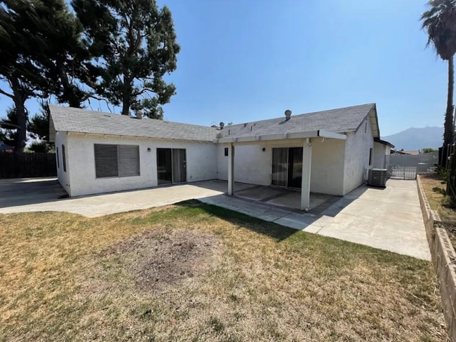 11060 Davis St in Moreno Valley, CA - Building Photo - Building Photo