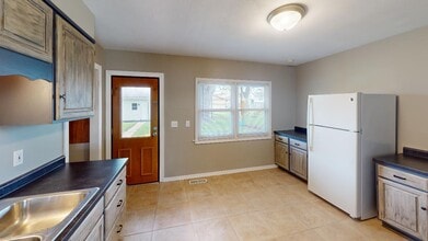 1501 Bonnie Ave in Dixon, IL - Building Photo - Building Photo