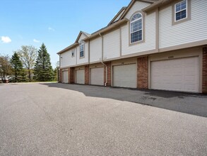 5289 Brookemonte Cir in Oakland Township, MI - Building Photo - Building Photo