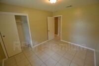 12220 Strauss Dr photo'