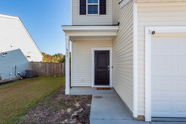242 Torslanda Ln in Summerville, SC - Building Photo - Building Photo