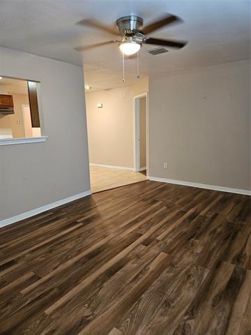 225 E Craven Ave in Lacy Lakeview, TX - Building Photo - Building Photo