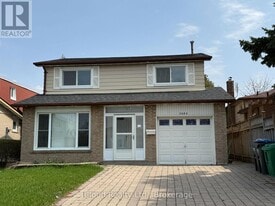 3880 Teeswater Rd in Mississauga, ON - Building Photo