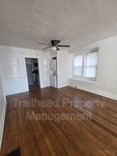 1116 S Woodland Ave in Independence, MO - Building Photo - Building Photo