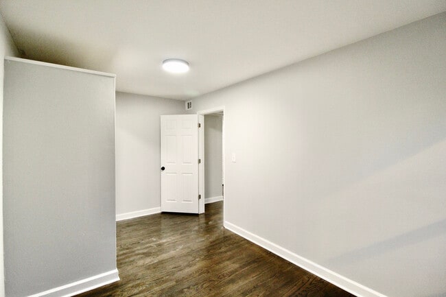 3338 W Bryn Mawr Ave in Chicago, IL - Building Photo - Building Photo