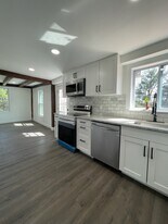 243 Park Ln, Unit 2 in Trumbull, CT - Building Photo