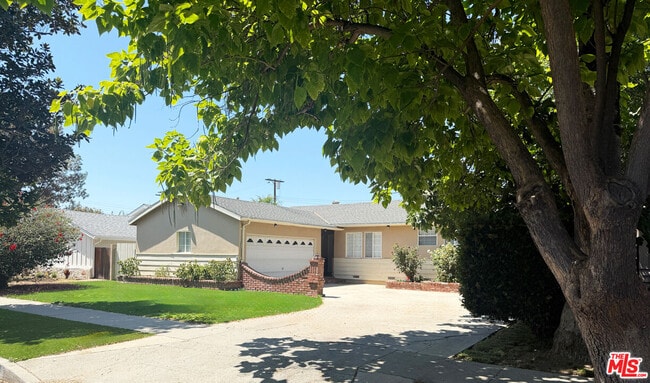 property at 19023 Cantlay St