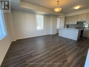 90 Honeycrisp Cres in Vaughan, ON - Building Photo - Building Photo