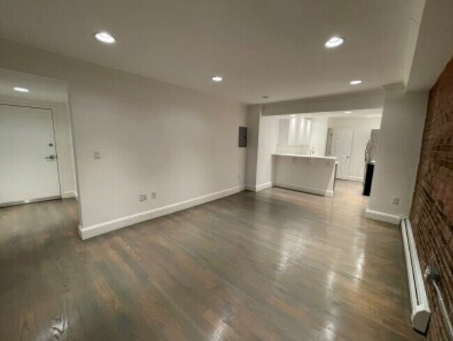 125 Saint Botolph St, Unit 9 in Boston, MA - Foto de edificio - Building Photo