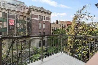 341 W 48th St in New York, NY - Building Photo - Building Photo