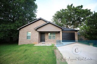 2406 Boydston St in Jonesboro, AR - Building Photo