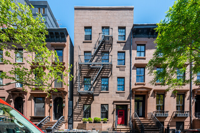 135 Amity St in Brooklyn, NY - Building Photo - Building Photo