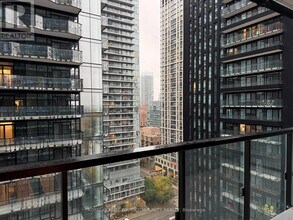 120 Broadway Ave in Toronto, ON - Building Photo - Building Photo