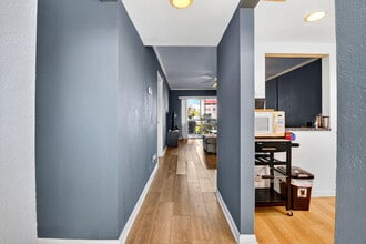 1630 Embassy Dr in West Palm Beach, FL - Foto de edificio - Building Photo