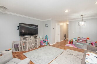 39 Coram Rd in Shelton, CT - Building Photo - Building Photo