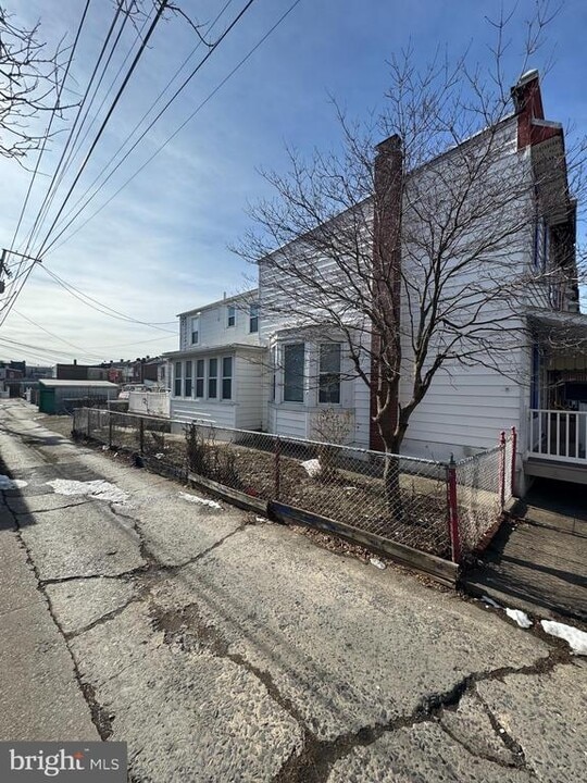 1060 Pike St in Reading, PA - Building Photo