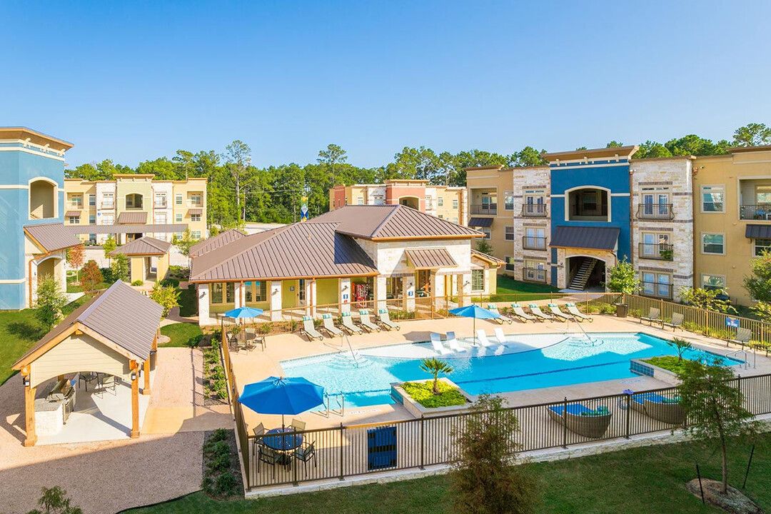 The Loop in Conroe, TX - Foto de edificio