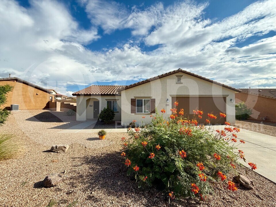 640 S Harry P Stagg Dr in Corona De Tucson, AZ - Building Photo