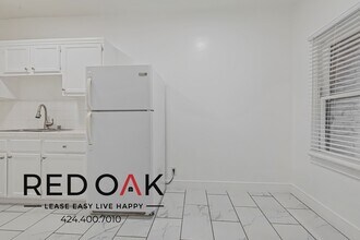 854 S Oxford Ave, Unit 404 in Los Angeles, CA - Building Photo - Building Photo