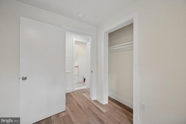 111 W Queen Ln in Philadelphia, PA - Building Photo - Building Photo