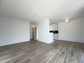 1892 Cedar Ave, Unit 1892 in Long Beach, CA - Building Photo - Building Photo