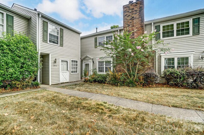 8518 Castle Pine Ct in Charlotte, NC - Building Photo - Building Photo