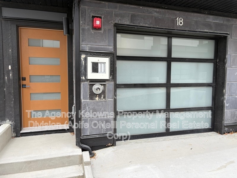 1980 Upper Sundance Dr in West Kelowna, BC - Building Photo