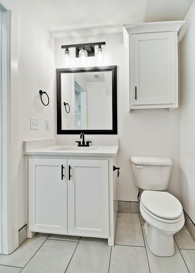 property at 506 W Persimmon St