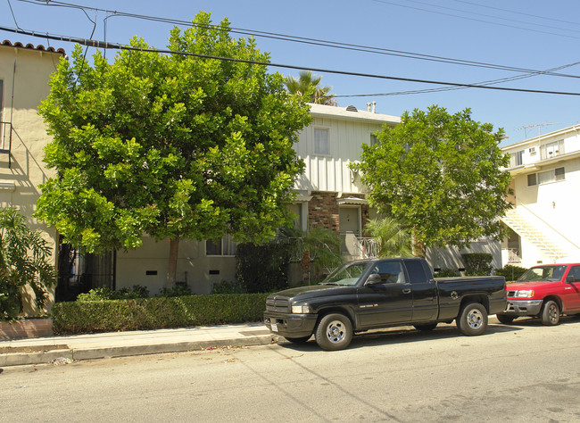 1335 N Vista St in Los Angeles, CA - Building Photo - Building Photo