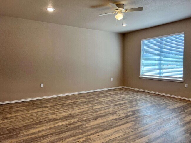 7404 5th St in Lubbock, TX - Building Photo - Building Photo