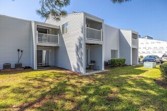 101 Old Ferry Rd in Shalimar, FL - Building Photo - Building Photo