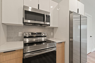 13 King St, Unit 304 in Boston, MA - Building Photo - Building Photo