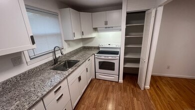 14 Colonial Dr in Rocky Hill, CT - Building Photo - Building Photo