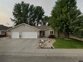 1165 E 19th N St in Mountain Home, ID - Building Photo