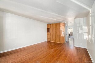 61 S Sable Blvd, Unit C15 in Aurora, CO - Building Photo