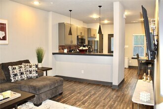 1451 Associates Ave, Unit 605 in College Station, TX - Building Photo - Building Photo