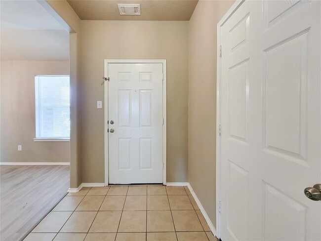 2731 Trinity Glen Ln in Houston, TX - Building Photo - Building Photo