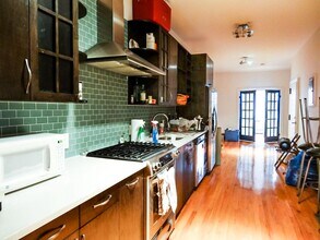 764 Hart St, Unit 2r in Brooklyn, NY - Building Photo - Building Photo